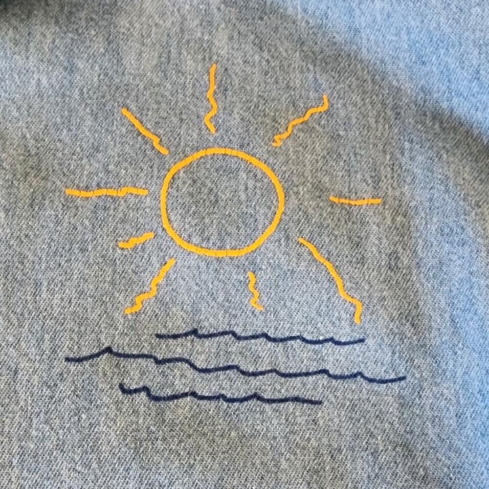 Vtg Camp Creek Women's Denim Short Sleeve Shirt with Beach Scene Top Size Small - Picture 8 of 13